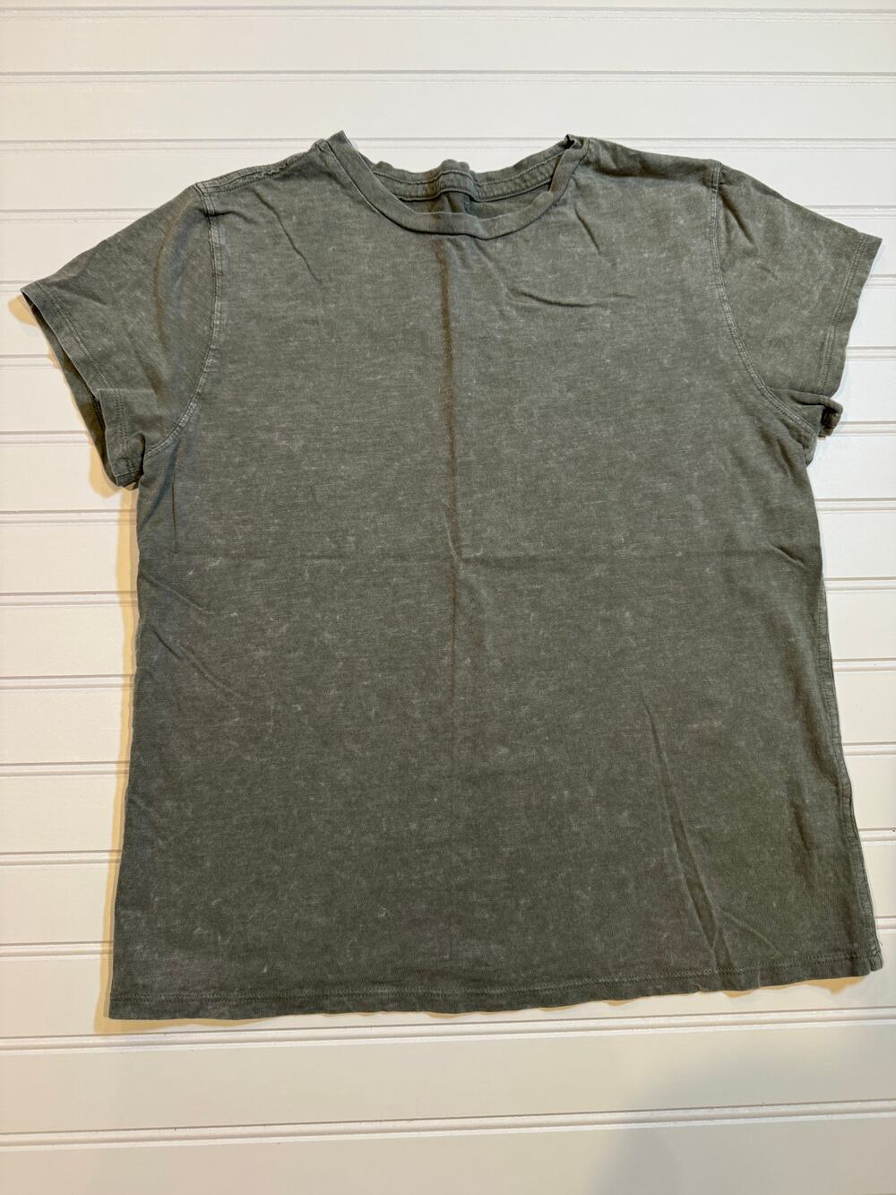 Aerie t-shirt. Green/grey distressed. Sz Small.